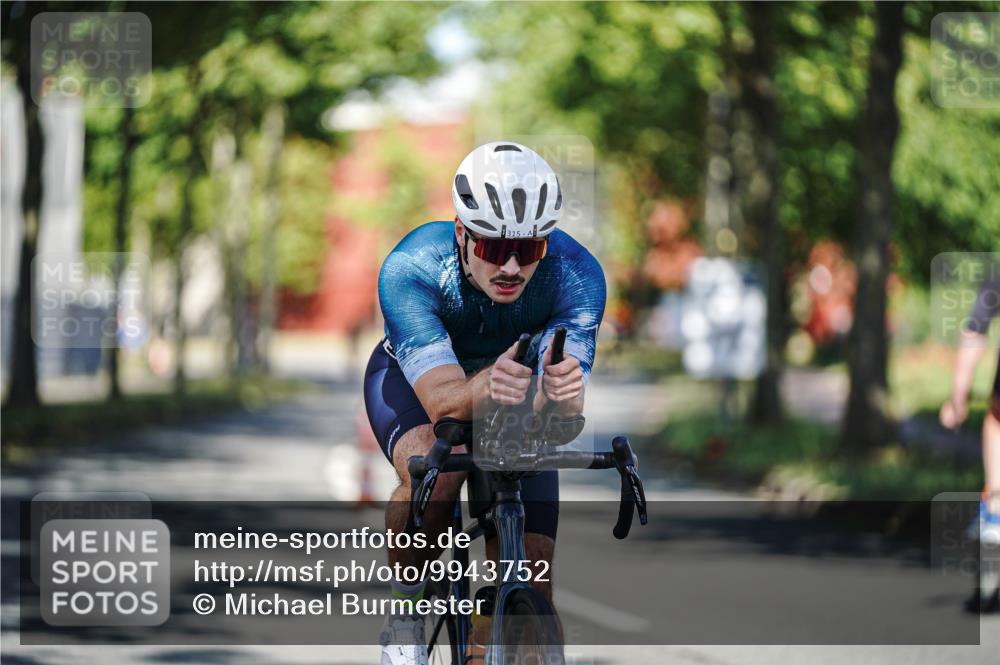 09.08.2026 - GEWOBA Citytriathlon Bremen Michael Burmester http://msf.ph/oto/9943752 09.08.2026 10:26:51 Radfahren 290, 296, 315, 319, 463 meine-sportfotos.de
