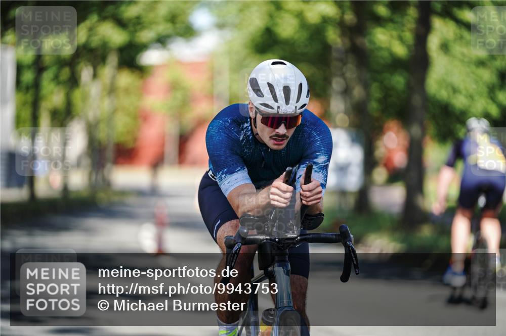 09.08.2026 - GEWOBA Citytriathlon Bremen Michael Burmester http://msf.ph/oto/9943753 09.08.2026 10:26:51 Radfahren 290, 296, 315, 319, 463 meine-sportfotos.de