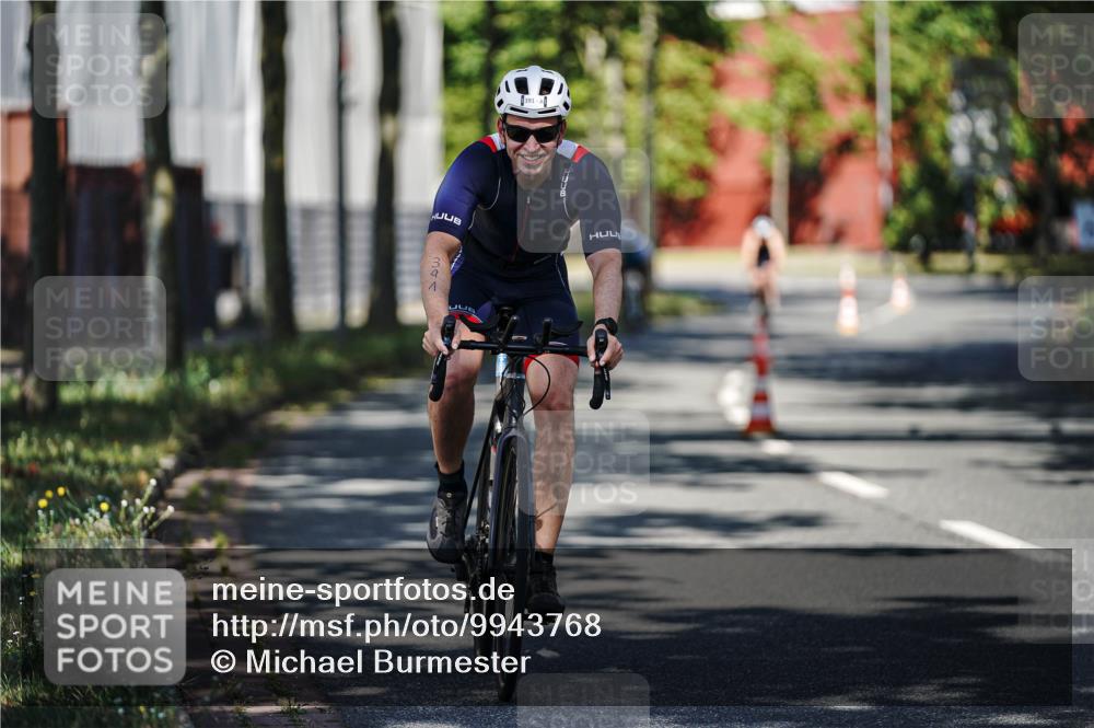 09.08.2026 - GEWOBA Citytriathlon Bremen Michael Burmester http://msf.ph/oto/9943768 09.08.2026 10:27:19 Radfahren 342, 368, 375, 391, 447 meine-sportfotos.de