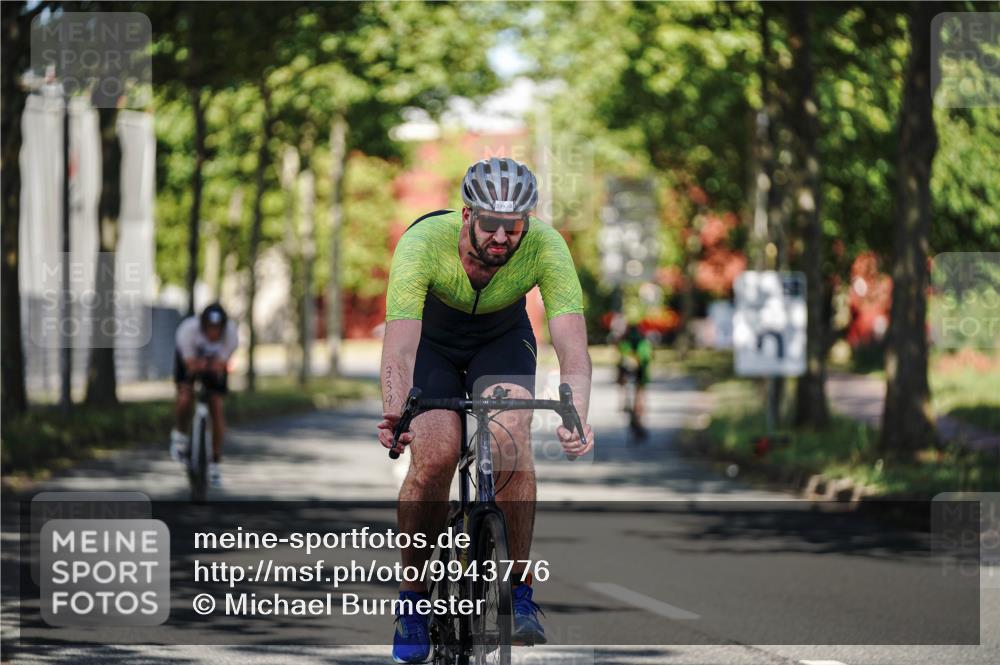 09.08.2026 - GEWOBA Citytriathlon Bremen Michael Burmester http://msf.ph/oto/9943776 09.08.2026 10:27:35 Radfahren 338, 339, 368, 523, 529 meine-sportfotos.de