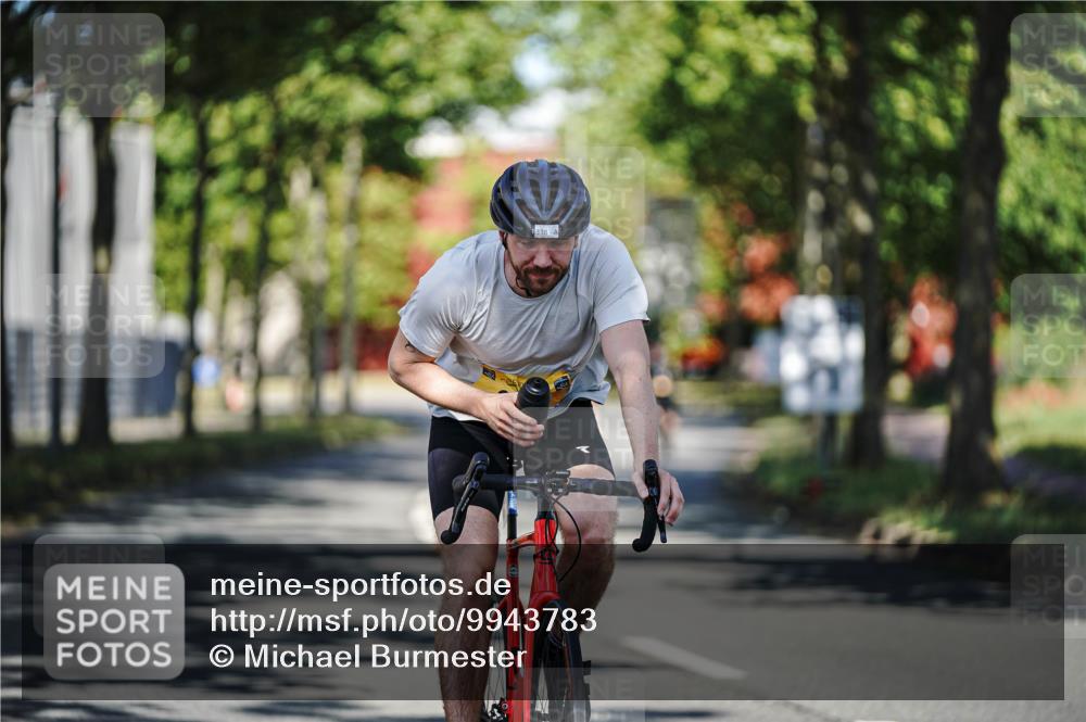09.08.2026 - GEWOBA Citytriathlon Bremen Michael Burmester http://msf.ph/oto/9943783 09.08.2026 10:27:43 Radfahren 338, 339, 529 meine-sportfotos.de