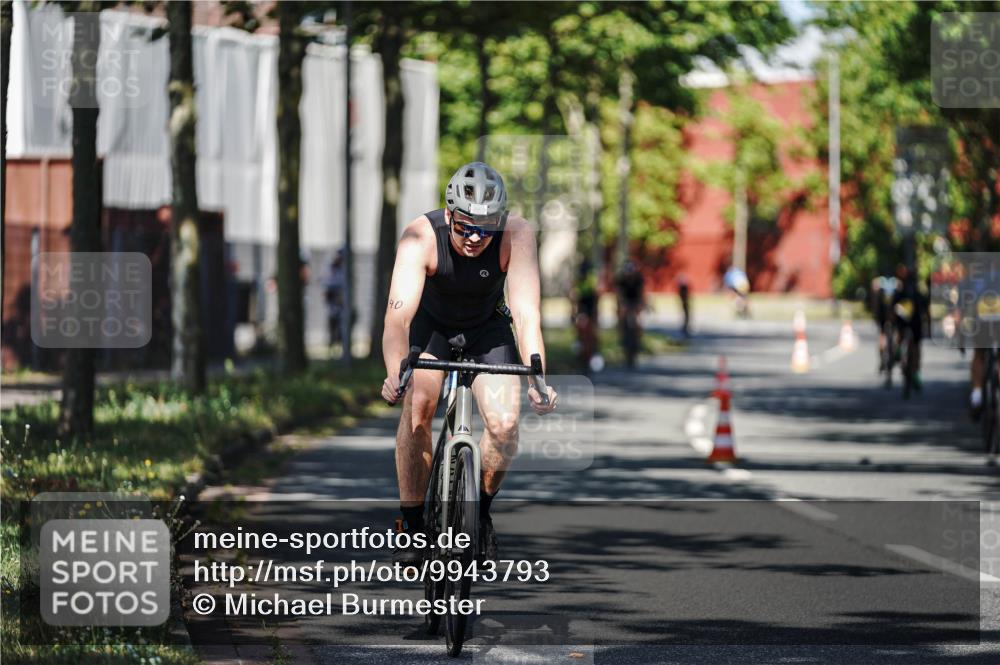 09.08.2026 - GEWOBA Citytriathlon Bremen Michael Burmester http://msf.ph/oto/9943793 09.08.2026 10:28:27 Radfahren 329, 332, 340, 362, 395, 502 meine-sportfotos.de