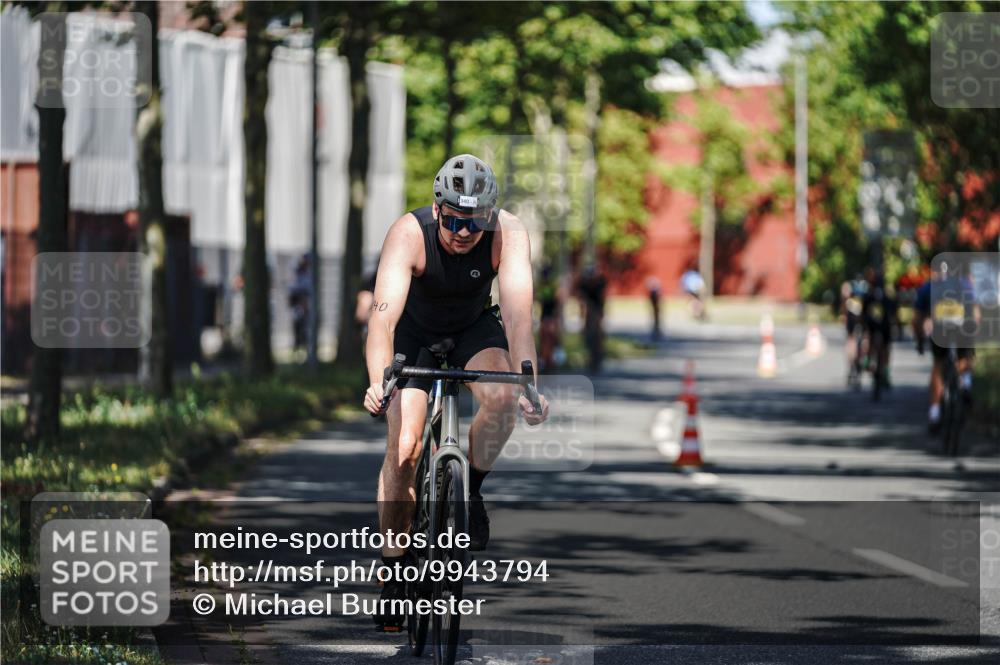 09.08.2026 - GEWOBA Citytriathlon Bremen Michael Burmester http://msf.ph/oto/9943794 09.08.2026 10:28:27 Radfahren 329, 332, 340, 362, 395, 502 meine-sportfotos.de