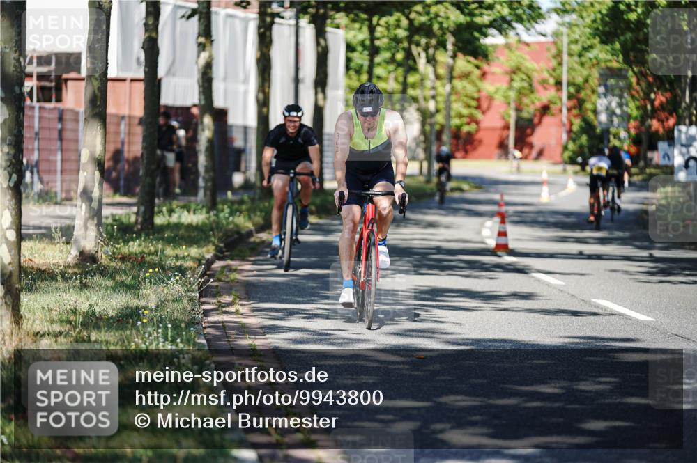 09.08.2026 - GEWOBA Citytriathlon Bremen Michael Burmester http://msf.ph/oto/9943800 09.08.2026 10:28:33 Radfahren 329, 332, 340, 362, 369, 502 meine-sportfotos.de