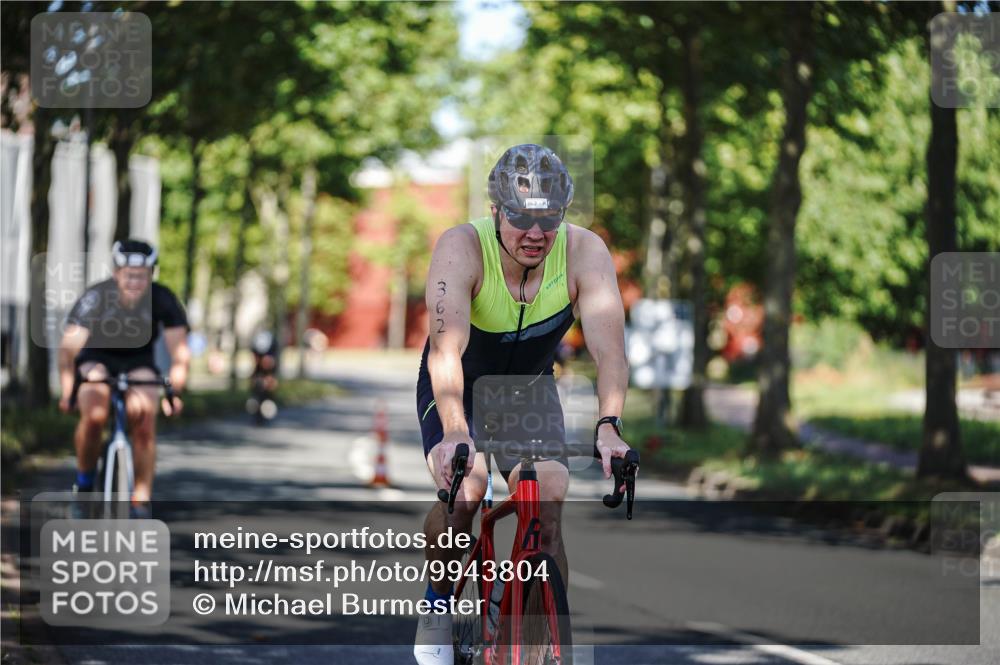 09.08.2026 - GEWOBA Citytriathlon Bremen Michael Burmester http://msf.ph/oto/9943804 09.08.2026 10:28:34 Radfahren 329, 332, 340, 362, 369, 502 meine-sportfotos.de