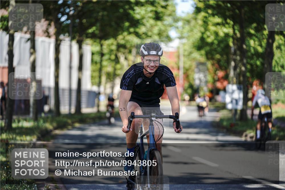 09.08.2026 - GEWOBA Citytriathlon Bremen Michael Burmester http://msf.ph/oto/9943805 09.08.2026 10:28:35 Radfahren 329, 332, 340, 362, 369 meine-sportfotos.de