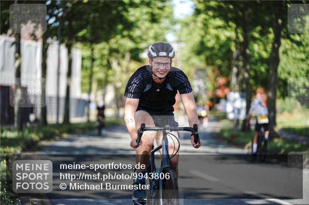 09.08.2026 - GEWOBA Citytriathlon Bremen Michael Burmester http://msf.ph/oto/9943806 09.08.2026 10:28:35 Radfahren 329, 332, 340, 362, 369 meine-sportfotos.de