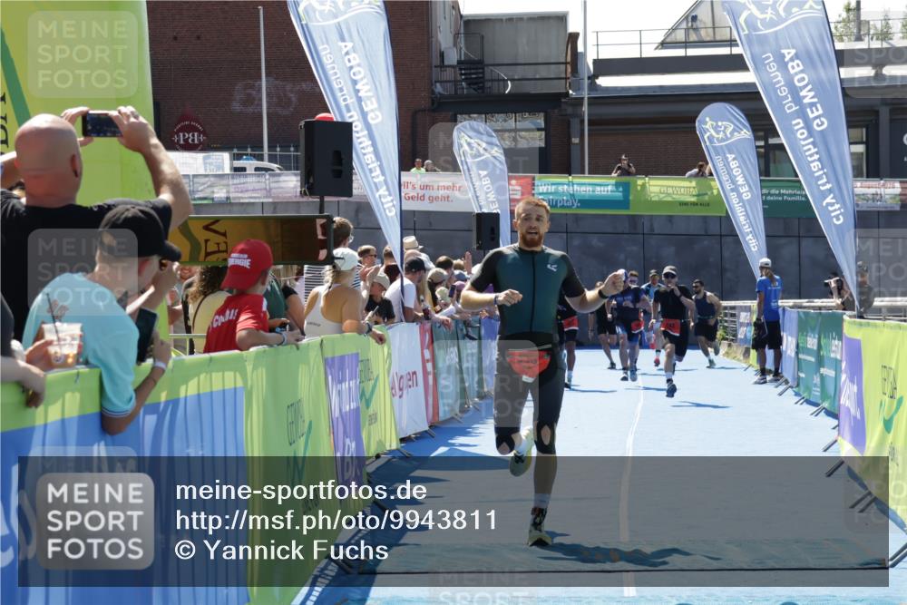 09.08.2026 - GEWOBA Citytriathlon Bremen Yannick Fuchs http://msf.ph/oto/9943811 09.08.2026 14:12:23 Ziel 545, 587, 642, 763, 1126 meine-sportfotos.de
