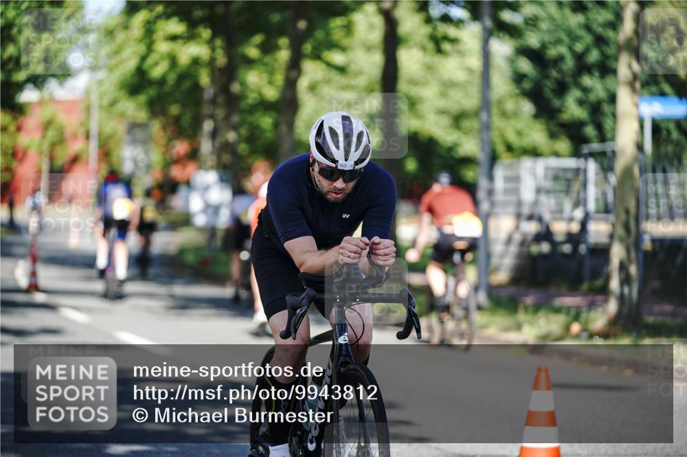 09.08.2026 - GEWOBA Citytriathlon Bremen Michael Burmester http://msf.ph/oto/9943812 09.08.2026 10:28:40 Radfahren 329, 332, 362, 369, 394 meine-sportfotos.de