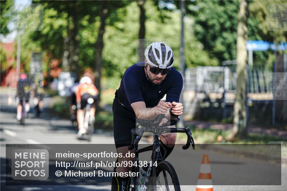 09.08.2026 - GEWOBA Citytriathlon Bremen Michael Burmester http://msf.ph/oto/9943814 09.08.2026 10:28:40 Radfahren 329, 332, 362, 369, 394 meine-sportfotos.de
