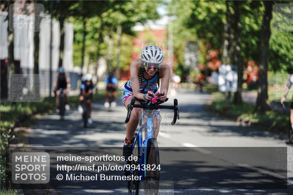 09.08.2026 - GEWOBA Citytriathlon Bremen Michael Burmester http://msf.ph/oto/9943824 09.08.2026 10:28:50 Radfahren 356, 369, 394, 465, 517, 519 meine-sportfotos.de