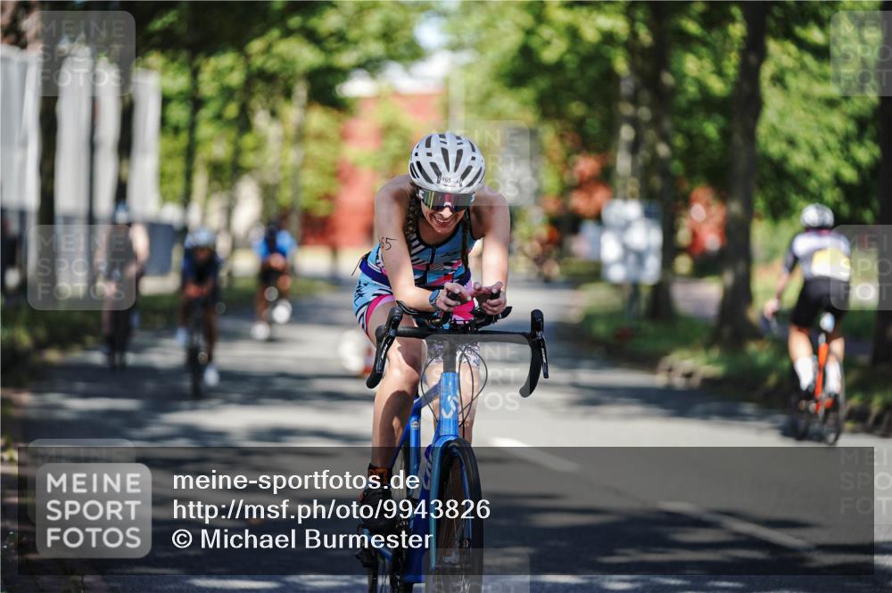 09.08.2026 - GEWOBA Citytriathlon Bremen Michael Burmester http://msf.ph/oto/9943826 09.08.2026 10:28:50 Radfahren 356, 369, 394, 465, 517, 519 meine-sportfotos.de