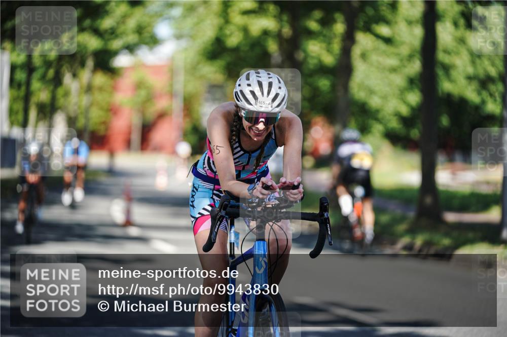 09.08.2026 - GEWOBA Citytriathlon Bremen Michael Burmester http://msf.ph/oto/9943830 09.08.2026 10:28:51 Radfahren 356, 394, 465, 517, 519 meine-sportfotos.de