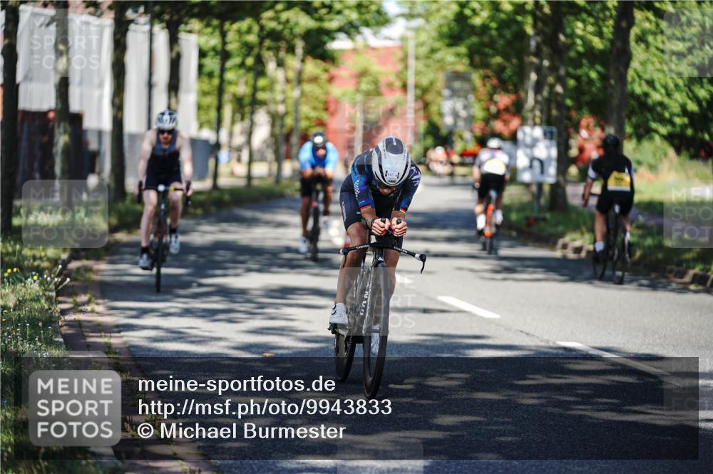 09.08.2026 - GEWOBA Citytriathlon Bremen Michael Burmester http://msf.ph/oto/9943833 09.08.2026 10:28:52 Radfahren 356, 394, 465, 517, 519 meine-sportfotos.de