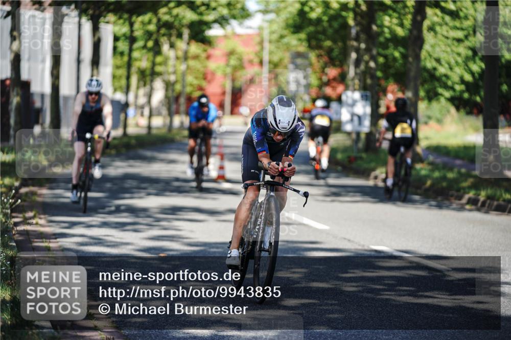 09.08.2026 - GEWOBA Citytriathlon Bremen Michael Burmester http://msf.ph/oto/9943835 09.08.2026 10:28:52 Radfahren 356, 394, 465, 517, 519 meine-sportfotos.de