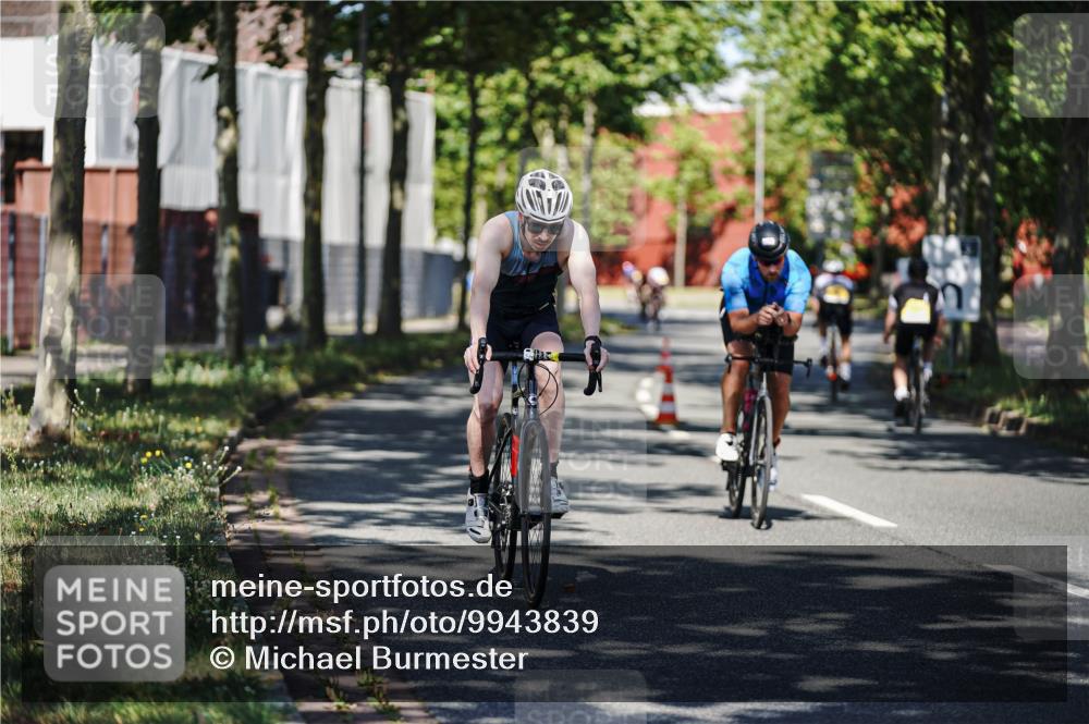 09.08.2026 - GEWOBA Citytriathlon Bremen Michael Burmester http://msf.ph/oto/9943839 09.08.2026 10:28:53 Radfahren 356, 394, 465, 517, 519 meine-sportfotos.de