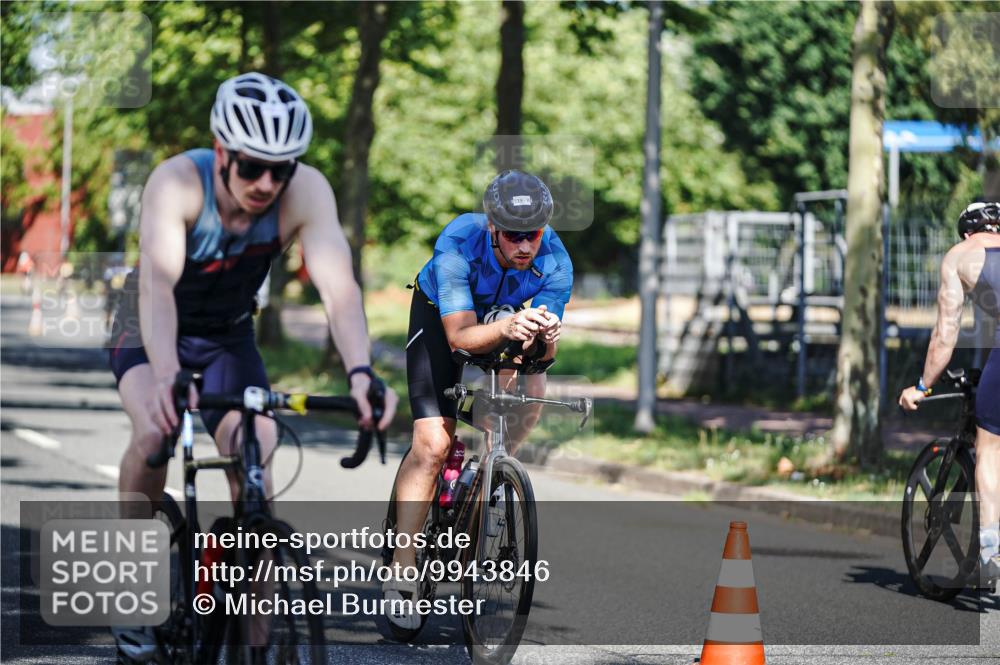 09.08.2026 - GEWOBA Citytriathlon Bremen Michael Burmester http://msf.ph/oto/9943846 09.08.2026 10:28:54 Radfahren 356, 394, 437, 465, 517, 519 meine-sportfotos.de