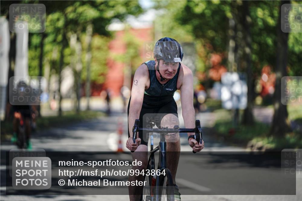 09.08.2026 - GEWOBA Citytriathlon Bremen Michael Burmester http://msf.ph/oto/9943864 09.08.2026 10:29:05 Radfahren 325, 343, 392, 437, 517, 519 meine-sportfotos.de