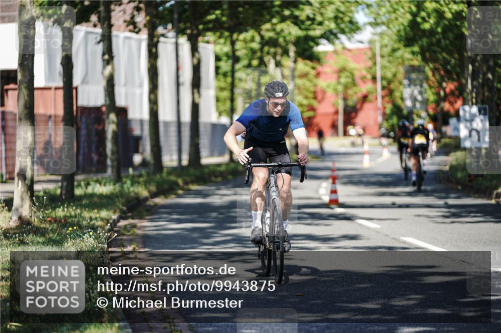 09.08.2026 - GEWOBA Citytriathlon Bremen Michael Burmester http://msf.ph/oto/9943875 09.08.2026 10:29:08 Radfahren 325, 343, 352, 392, 396, 437, 519 meine-sportfotos.de