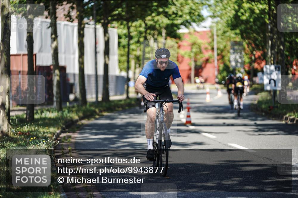 09.08.2026 - GEWOBA Citytriathlon Bremen Michael Burmester http://msf.ph/oto/9943877 09.08.2026 10:29:09 Radfahren 325, 343, 352, 392, 396, 437, 519 meine-sportfotos.de