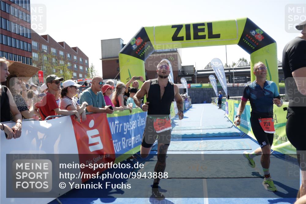 09.08.2026 - GEWOBA Citytriathlon Bremen Yannick Fuchs http://msf.ph/oto/9943888 09.08.2026 14:12:45 Ziel 698, 778 meine-sportfotos.de