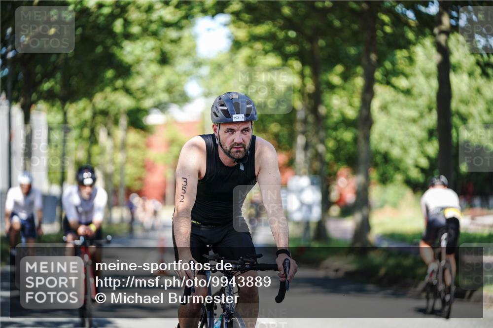 09.08.2026 - GEWOBA Citytriathlon Bremen Michael Burmester http://msf.ph/oto/9943889 09.08.2026 10:29:15 Radfahren 325, 327, 343, 352, 355, 359, 392, 396, 408, 478 meine-sportfotos.de