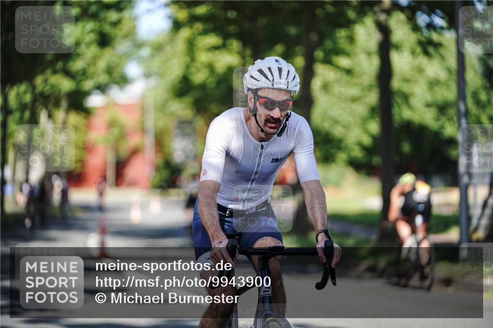 09.08.2026 - GEWOBA Citytriathlon Bremen Michael Burmester http://msf.ph/oto/9943900 09.08.2026 10:29:17 Radfahren 325, 327, 343, 352, 355, 359, 392, 396, 408, 478 meine-sportfotos.de