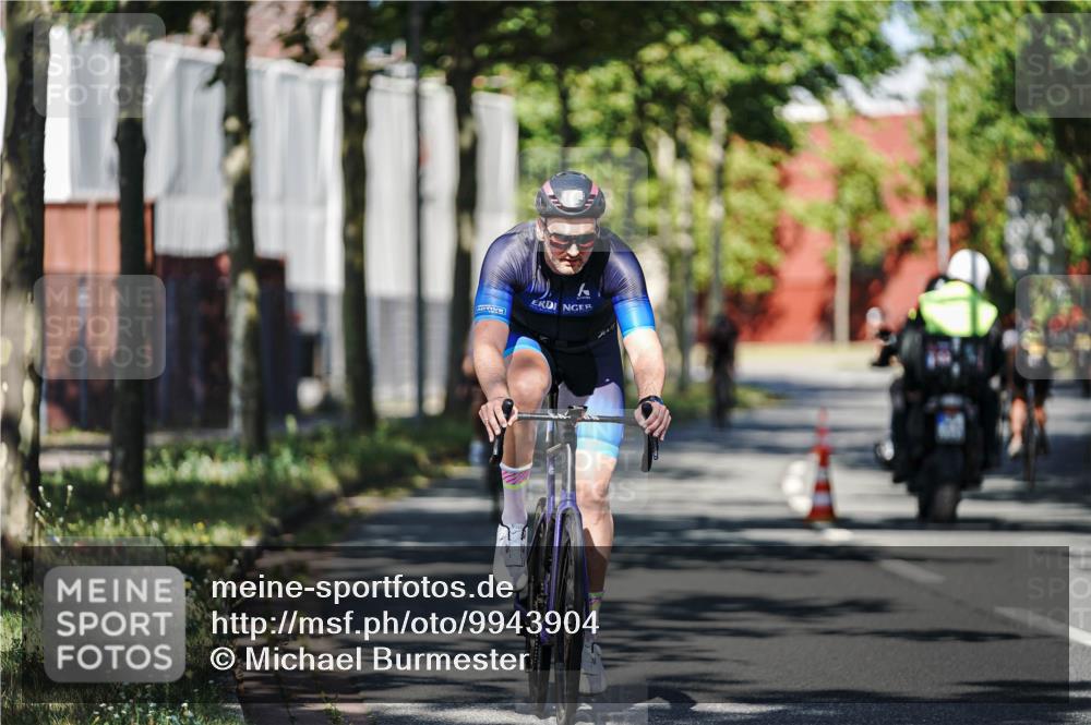 09.08.2026 - GEWOBA Citytriathlon Bremen Michael Burmester http://msf.ph/oto/9943904 09.08.2026 10:29:19 Radfahren 325, 327, 352, 355, 359, 392, 396, 408, 478 meine-sportfotos.de