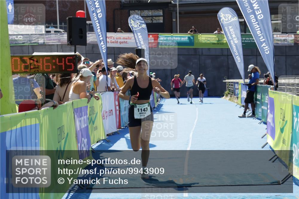 09.08.2026 - GEWOBA Citytriathlon Bremen Yannick Fuchs http://msf.ph/oto/9943909 09.08.2026 14:13:08 Ziel 1143 meine-sportfotos.de
