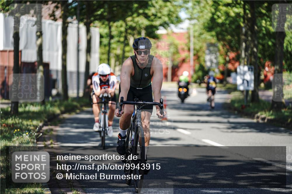 09.08.2026 - GEWOBA Citytriathlon Bremen Michael Burmester http://msf.ph/oto/9943915 09.08.2026 10:29:22 Radfahren 327, 352, 355, 359, 396, 408, 478 meine-sportfotos.de