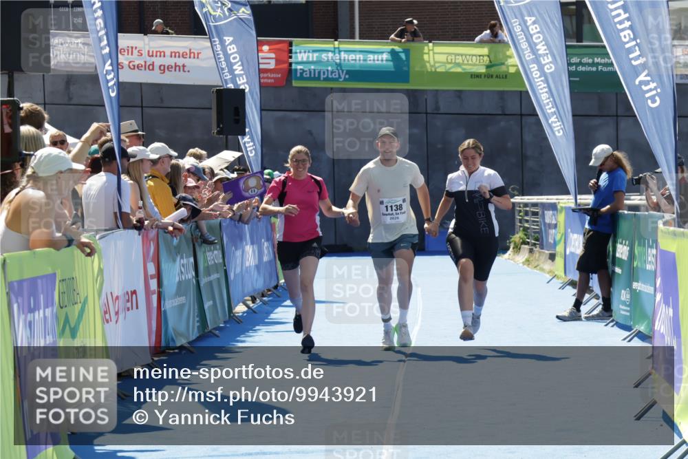 09.08.2026 - GEWOBA Citytriathlon Bremen Yannick Fuchs http://msf.ph/oto/9943921 09.08.2026 14:13:13 Ziel 1138, 1143 meine-sportfotos.de