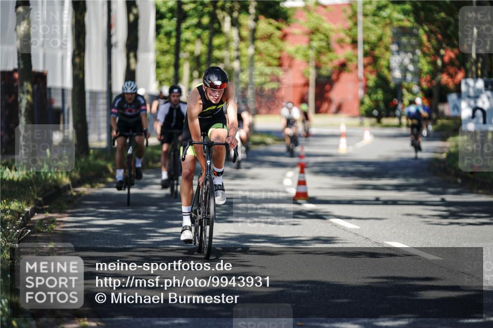 09.08.2026 - GEWOBA Citytriathlon Bremen Michael Burmester http://msf.ph/oto/9943931 09.08.2026 10:29:33 Radfahren 231, 295, 300, 327, 328, 355, 363, 364, 379, 408, 478 meine-sportfotos.de