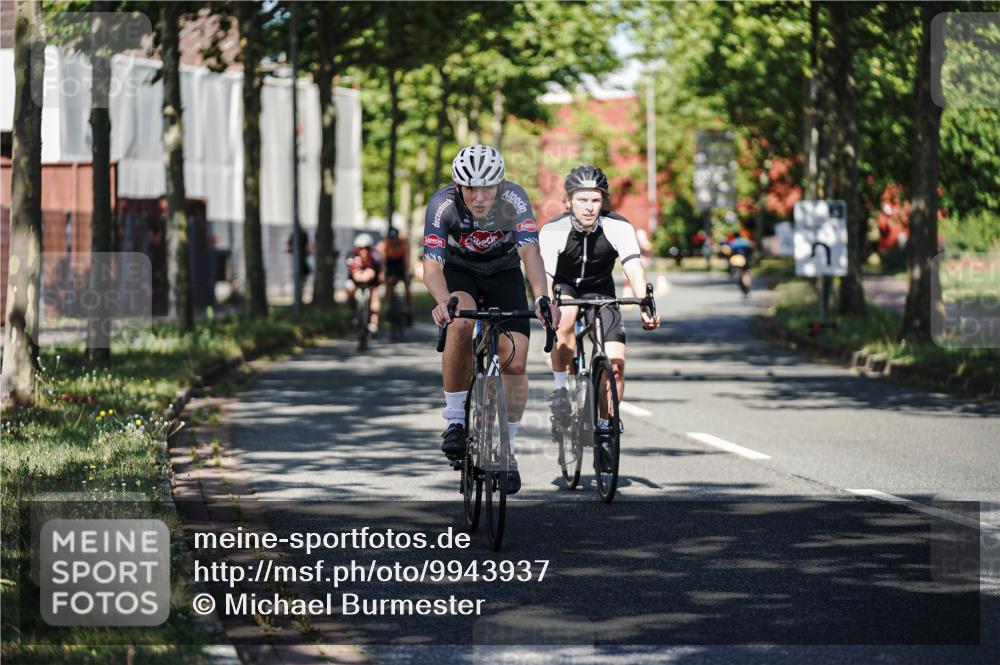 09.08.2026 - GEWOBA Citytriathlon Bremen Michael Burmester http://msf.ph/oto/9943937 09.08.2026 10:29:35 Radfahren 231, 295, 298, 300, 327, 328, 363, 364, 379, 478 meine-sportfotos.de