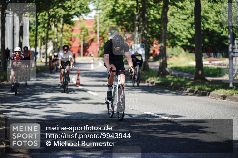 09.08.2026 - GEWOBA Citytriathlon Bremen Michael Burmester http://msf.ph/oto/9943944 09.08.2026 10:29:37 Radfahren 231, 295, 298, 300, 312, 328, 363, 364, 379 meine-sportfotos.de