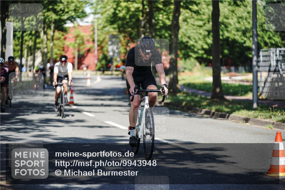 09.08.2026 - GEWOBA Citytriathlon Bremen Michael Burmester http://msf.ph/oto/9943948 09.08.2026 10:29:37 Radfahren 231, 295, 298, 300, 312, 328, 363, 364, 379 meine-sportfotos.de