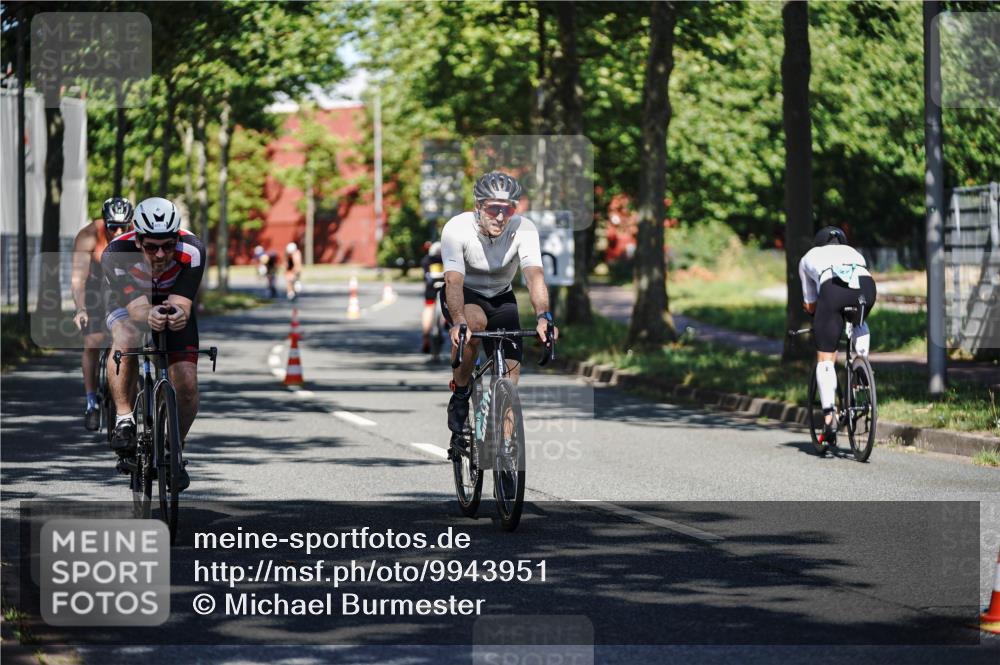 09.08.2026 - GEWOBA Citytriathlon Bremen Michael Burmester http://msf.ph/oto/9943951 09.08.2026 10:29:38 Radfahren 231, 295, 298, 300, 312, 328, 363, 364, 379 meine-sportfotos.de