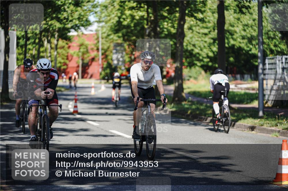 09.08.2026 - GEWOBA Citytriathlon Bremen Michael Burmester http://msf.ph/oto/9943953 09.08.2026 10:29:38 Radfahren 231, 295, 298, 300, 312, 328, 363, 364, 379 meine-sportfotos.de