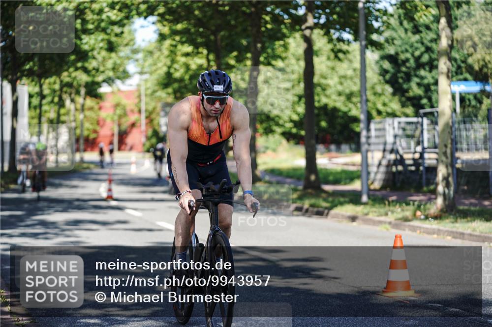 09.08.2026 - GEWOBA Citytriathlon Bremen Michael Burmester http://msf.ph/oto/9943957 09.08.2026 10:29:40 Radfahren 231, 295, 298, 300, 312, 328, 363, 364, 379, 403 meine-sportfotos.de