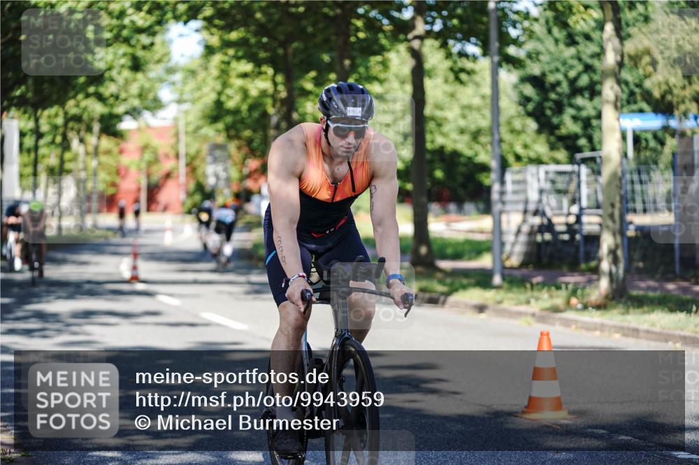 09.08.2026 - GEWOBA Citytriathlon Bremen Michael Burmester http://msf.ph/oto/9943959 09.08.2026 10:29:40 Radfahren 231, 295, 298, 300, 312, 328, 363, 364, 379, 403 meine-sportfotos.de