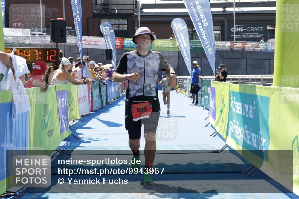 09.08.2026 - GEWOBA Citytriathlon Bremen Yannick Fuchs http://msf.ph/oto/9943967 09.08.2026 14:13:35 Ziel 690, 748 meine-sportfotos.de