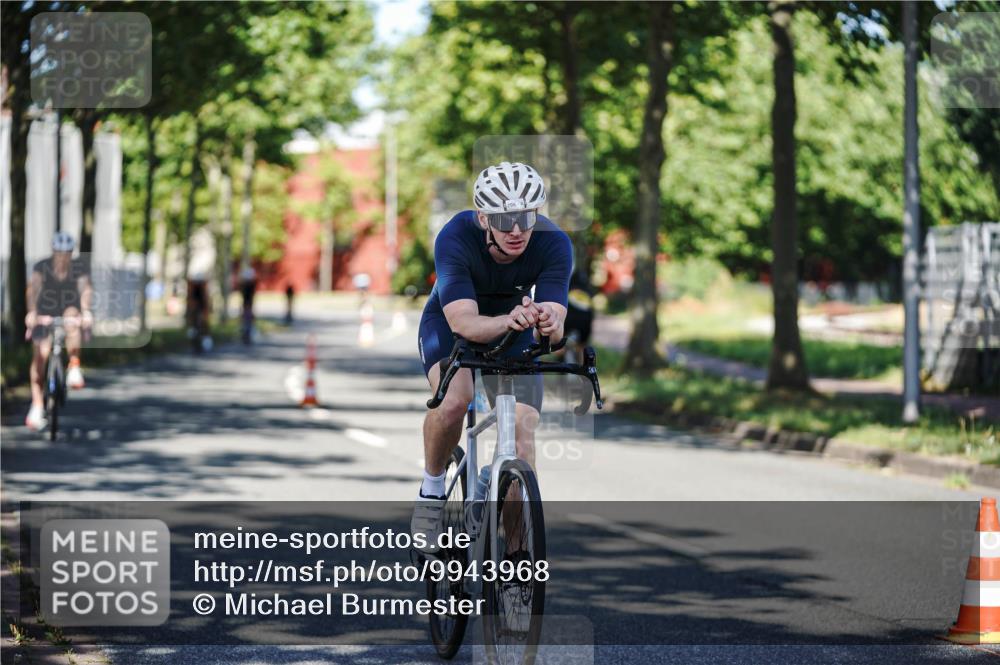 09.08.2026 - GEWOBA Citytriathlon Bremen Michael Burmester http://msf.ph/oto/9943968 09.08.2026 10:29:43 Radfahren 231, 289, 295, 298, 300, 312, 328, 363, 364, 379, 403, 406, 479 meine-sportfotos.de