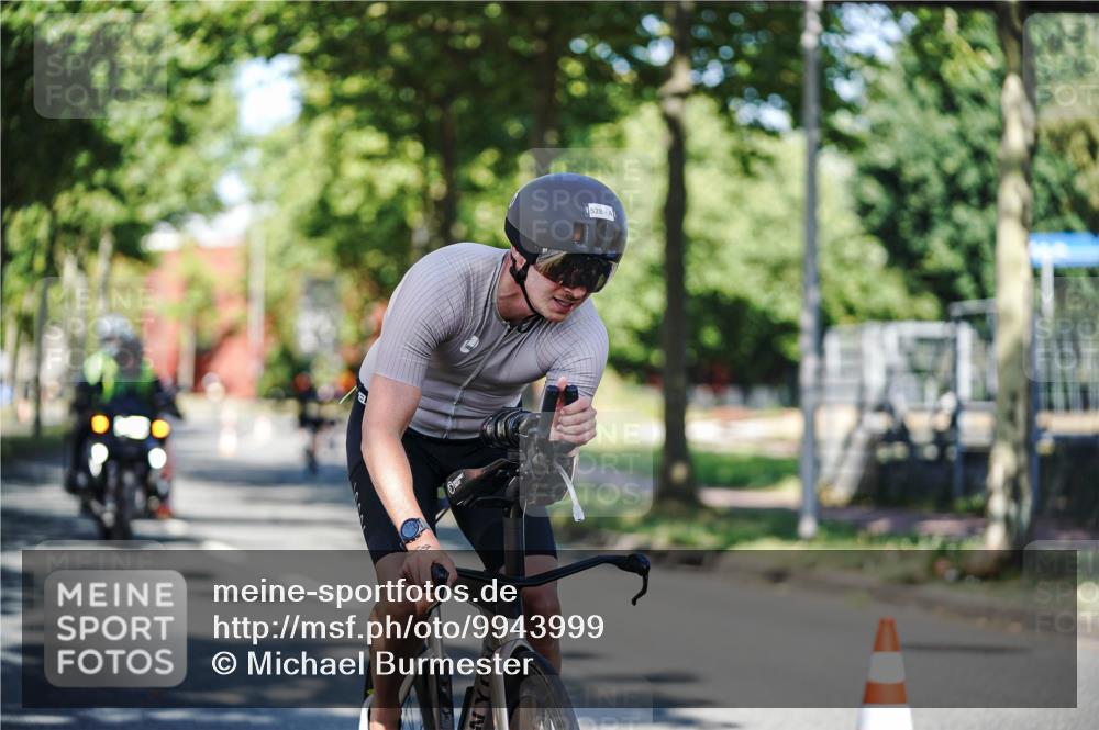 09.08.2026 - GEWOBA Citytriathlon Bremen Michael Burmester http://msf.ph/oto/9943999 09.08.2026 10:29:58 Radfahren 289, 313, 366, 388, 403, 406, 479, 516, 528 meine-sportfotos.de