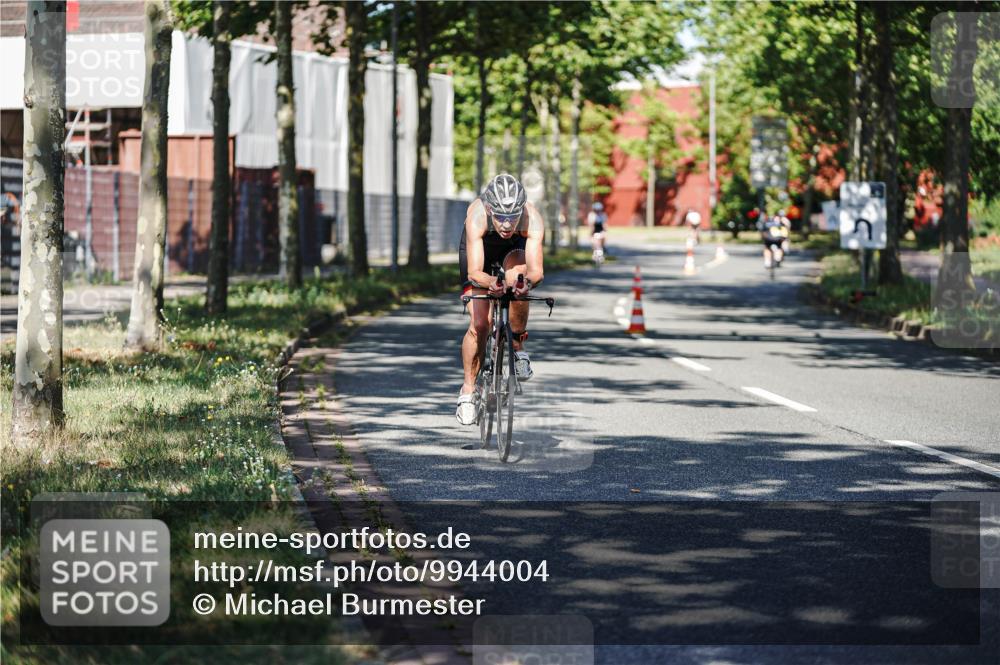 09.08.2026 - GEWOBA Citytriathlon Bremen Michael Burmester http://msf.ph/oto/9944004 09.08.2026 10:30:00 Radfahren 289, 313, 366, 388, 406, 479, 516, 528 meine-sportfotos.de
