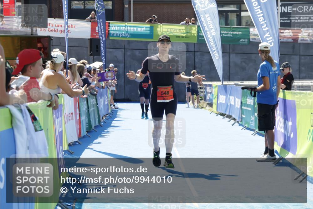 09.08.2026 - GEWOBA Citytriathlon Bremen Yannick Fuchs http://msf.ph/oto/9944010 09.08.2026 14:13:55 Ziel 548, 781 meine-sportfotos.de