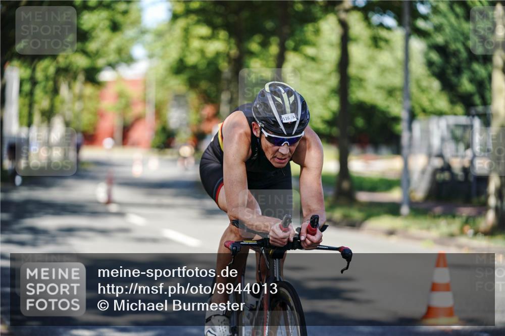 09.08.2026 - GEWOBA Citytriathlon Bremen Michael Burmester http://msf.ph/oto/9944013 09.08.2026 10:30:01 Radfahren 289, 313, 366, 388, 406, 479, 516, 528 meine-sportfotos.de