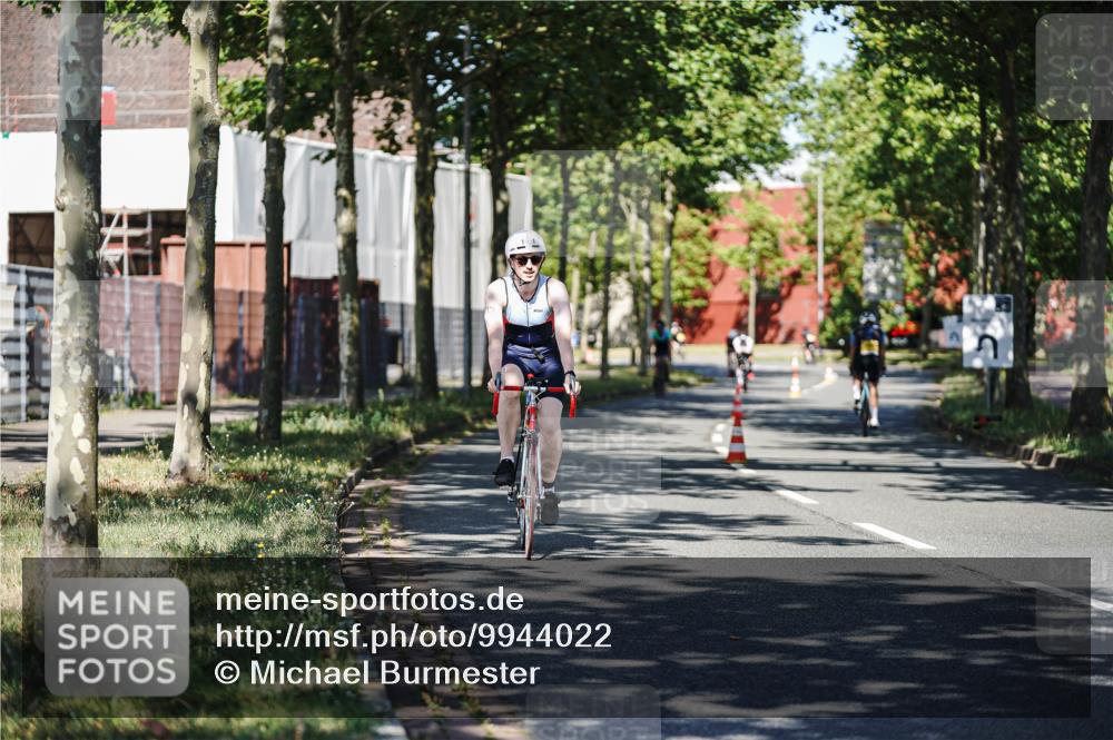 09.08.2026 - GEWOBA Citytriathlon Bremen Michael Burmester http://msf.ph/oto/9944022 09.08.2026 10:30:09 Radfahren 313, 350, 366, 516, 528 meine-sportfotos.de
