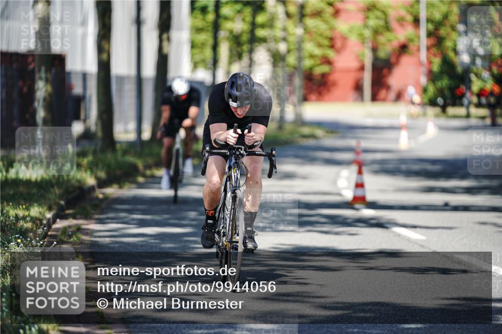 09.08.2026 - GEWOBA Citytriathlon Bremen Michael Burmester http://msf.ph/oto/9944056 09.08.2026 10:30:24 Radfahren 221, 294, 350, 382, 407, 520 meine-sportfotos.de