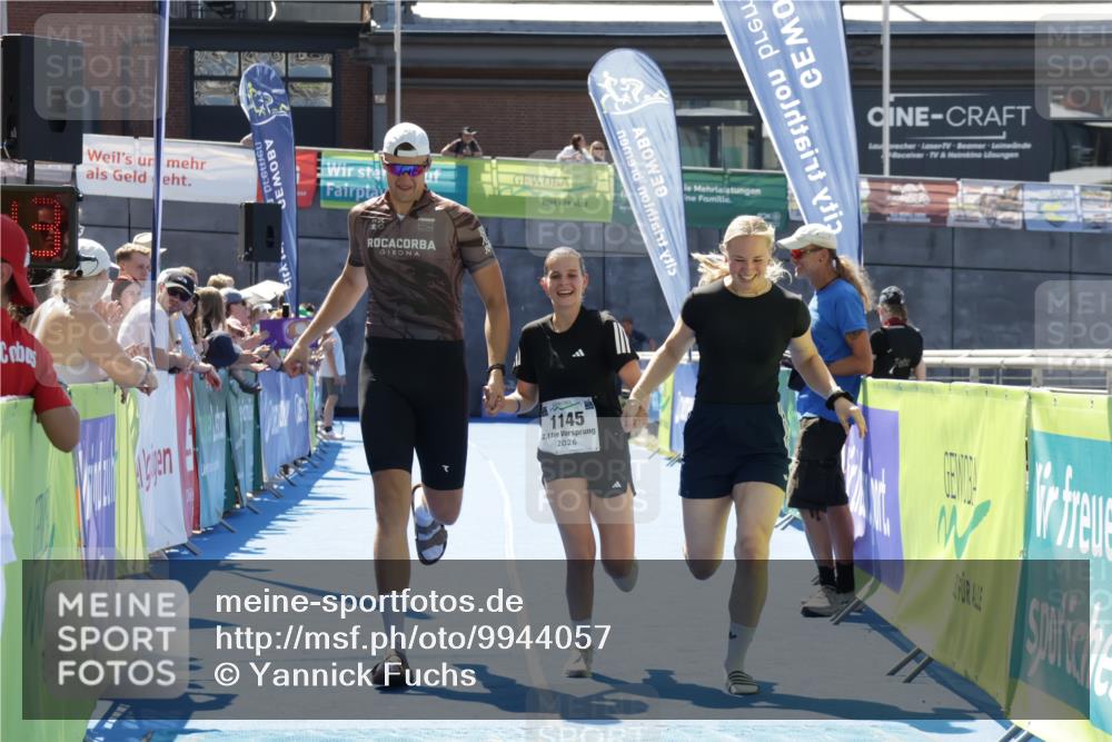 09.08.2026 - GEWOBA Citytriathlon Bremen Yannick Fuchs http://msf.ph/oto/9944057 09.08.2026 14:14:06 Ziel 597, 607, 1145 meine-sportfotos.de