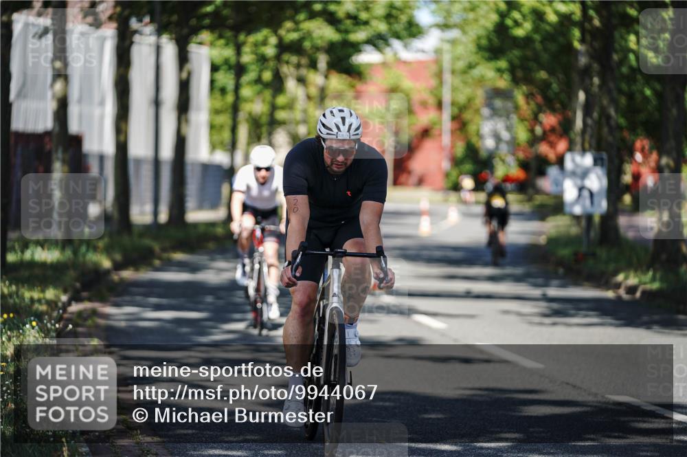 09.08.2026 - GEWOBA Citytriathlon Bremen Michael Burmester http://msf.ph/oto/9944067 09.08.2026 10:30:27 Radfahren 221, 294, 382, 407, 520 meine-sportfotos.de