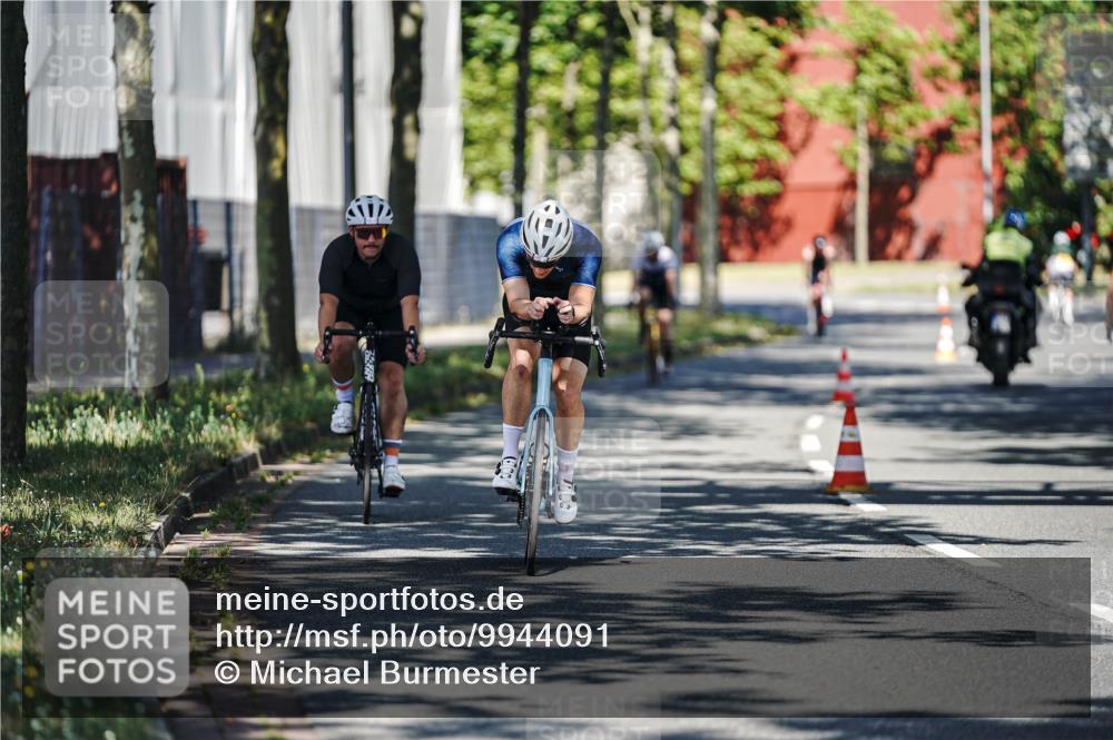 09.08.2026 - GEWOBA Citytriathlon Bremen Michael Burmester http://msf.ph/oto/9944091 09.08.2026 10:30:50 Radfahren 299, 311, 317, 320, 334, 470 meine-sportfotos.de